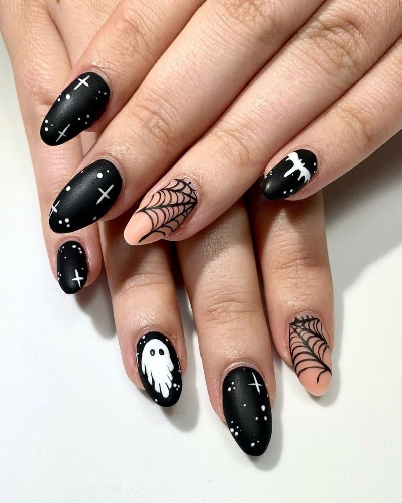 Matte spooky nails