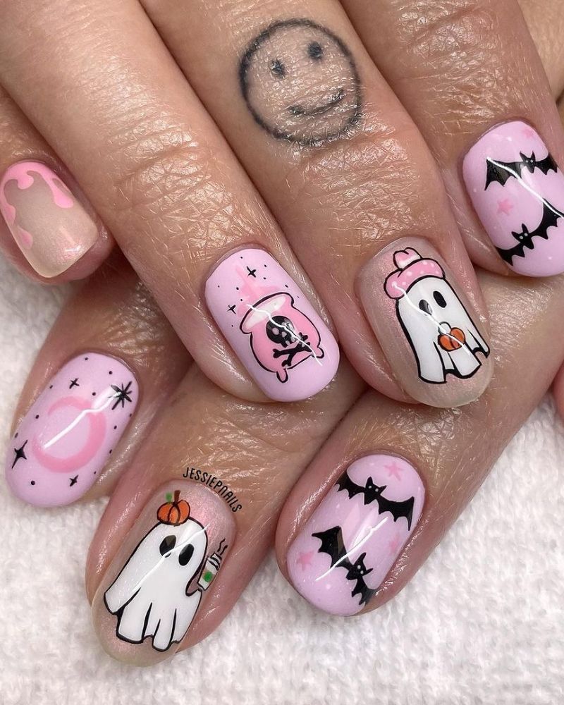 Pinky halloween nails