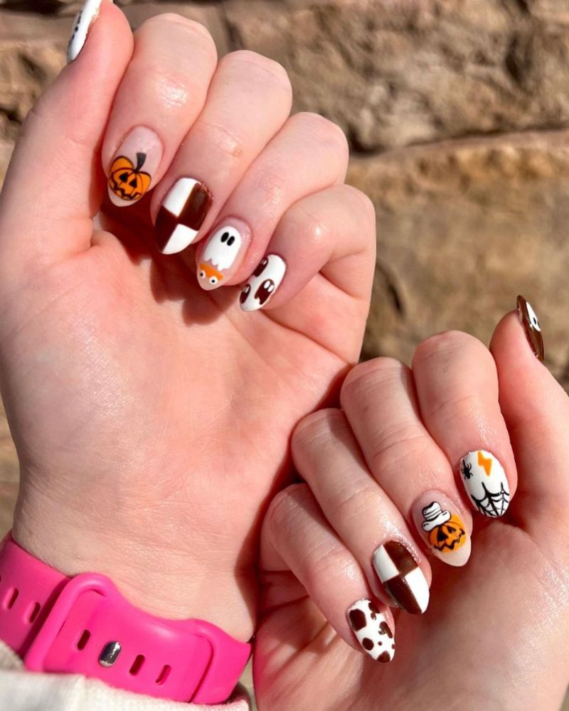 Patterned brownish ghosty nails
